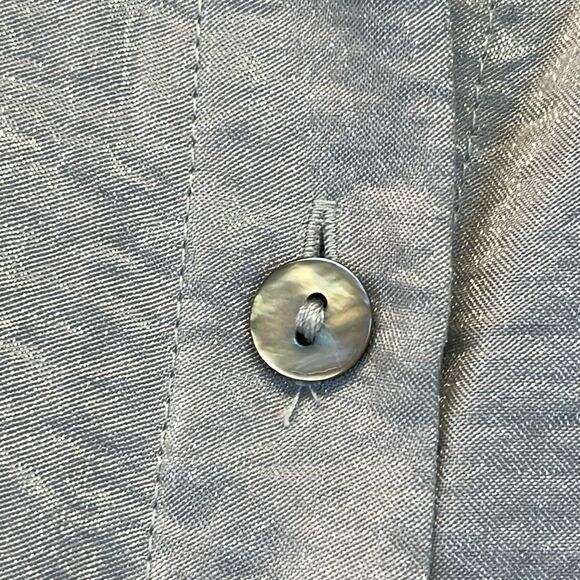 CHICO'S Shirt Women’s Size 3 Silver Shimmer Long Sleeve Button Down Blouse Top X - Picture 11 of 11